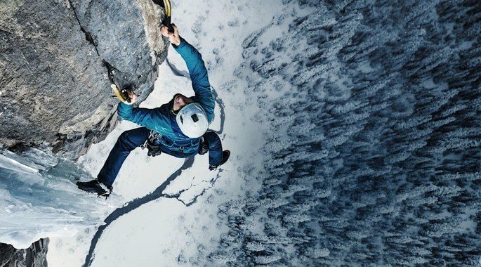 Fotograma del documental el alpinista