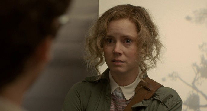 Fotograma de la película en el que aparece Amy, interpretado por Amy Adams