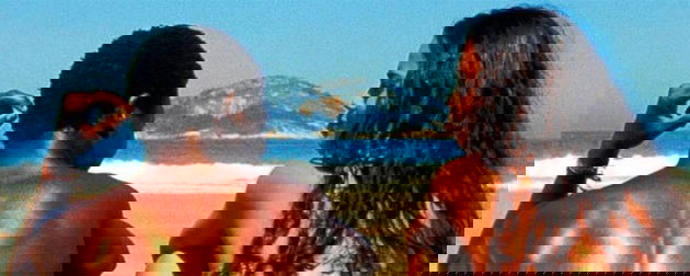 Angélica y Buscapé en la playa.