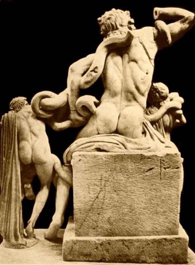 escultura vista posterior
