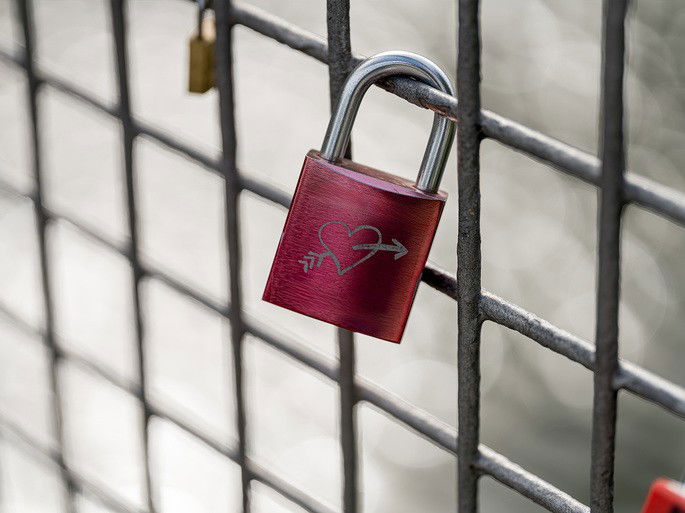 candado de amor rojo