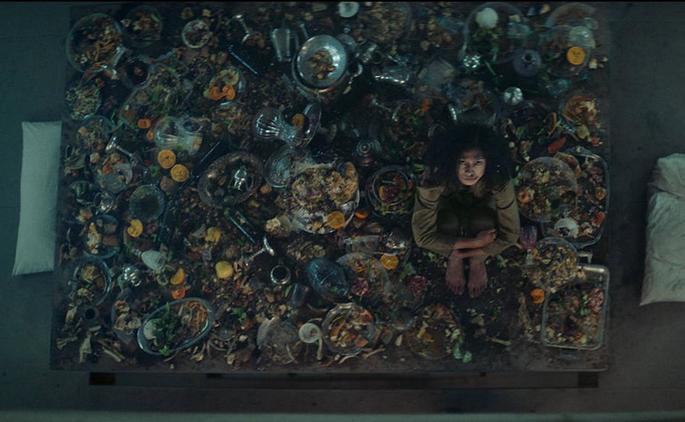 Fotograma de la película El hoyo