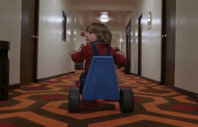 Fotograma de la película El resplandor.