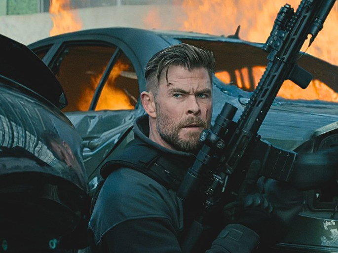 Fotograma de la película Extraction 2