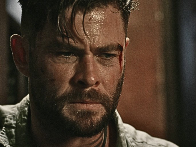 Fotograma de la película Extraction (2020)