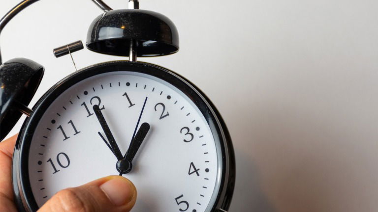 21 frases inspiradoras sobre el tiempo de personajes famosos