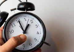 21 frases inspiradoras sobre el tiempo de personajes famosos