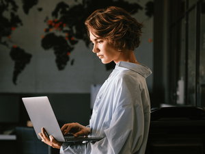 29 frases motivadoras para mantenerte enfocado en el trabajo