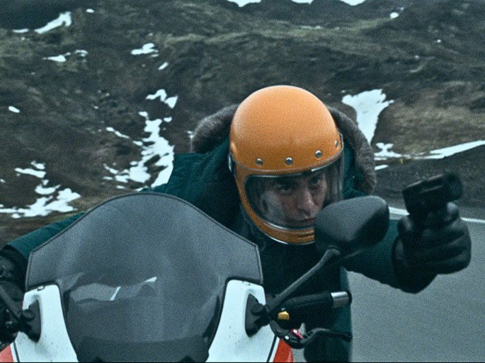 Fotograma de la película Heart of Stone (2023)