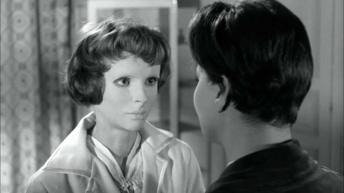 Fotograma de la película Los ojos sin rostro