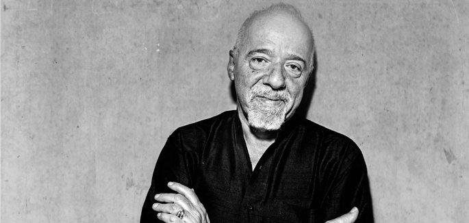 Fotografía en la que aparece Paulo Coelho