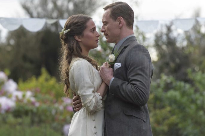 Película la luz entre los océanos