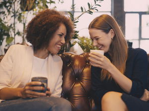 9 poemas para dedicar a tus amigas