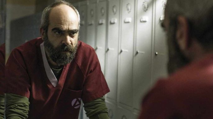 Fotograma de la película Quién a hierro mata