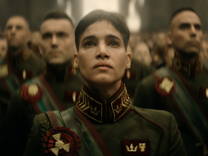 Fotograma de la película Rebel Moon I (2023)