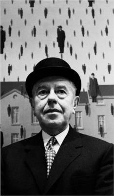 Retrato de René Magritte con su cuadro
