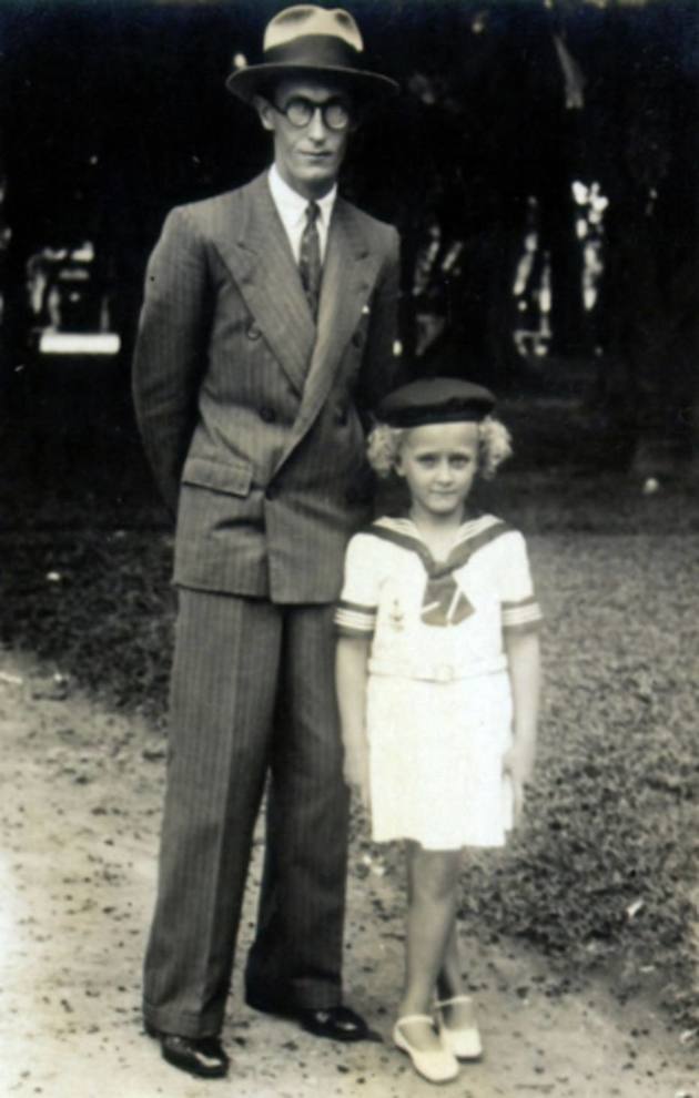 Carlos Drummond de Andrade e a filha única, Maria Julieta.