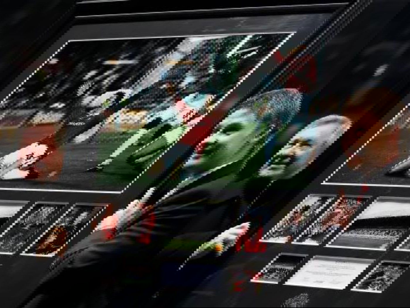 Sir Alex Ferguson e Ole Gunnar Solskjaer na série 99