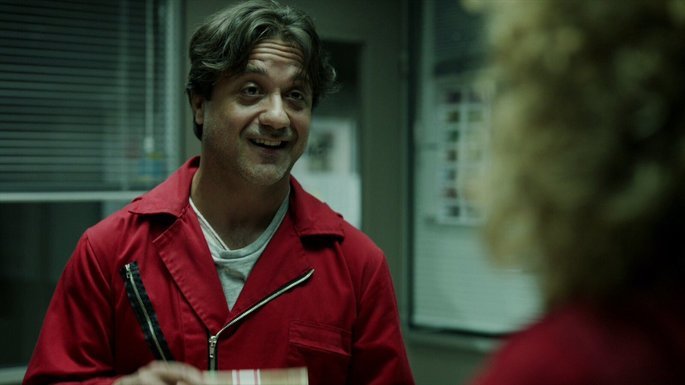 Enrique Arce interpreta Arturo Román.
