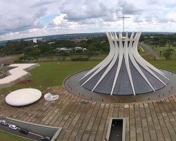 Catedral de Brasília: análise da arquitetura e história