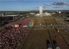 Documentário Democracia em vertigem