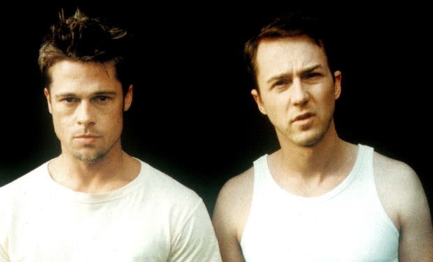 Brad Pitt e Edward Norton no filme Clube da Luta (1999)