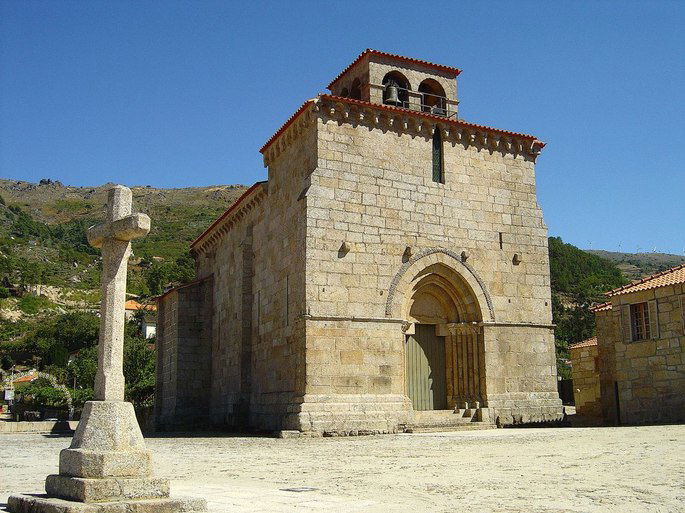 Igreja de São Martinho de Mouros (Portugal)