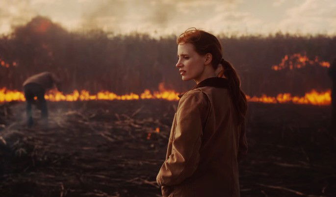 Interestelar Murph coloca fogo na plantação do irmão