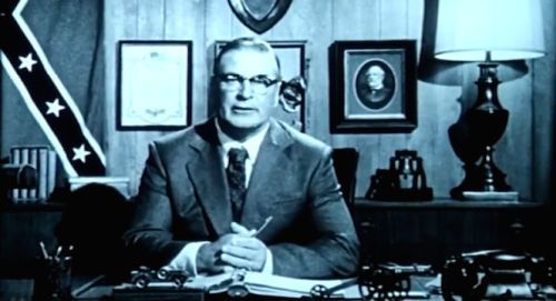 Anuncio de propaganda racista