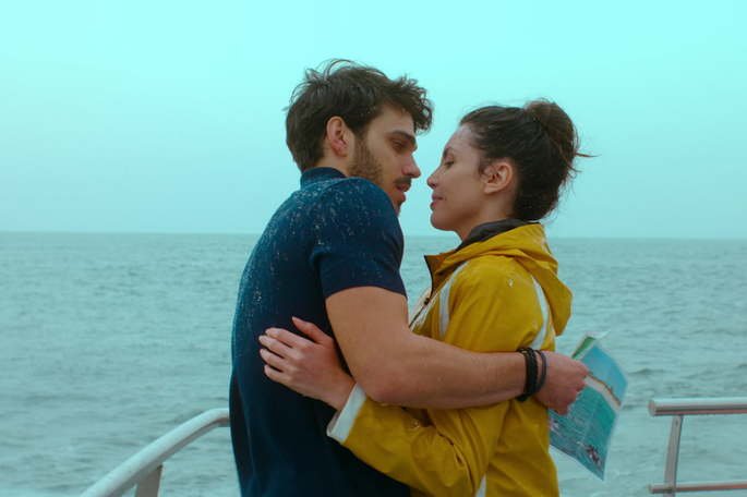 15 comédias românticas sobre viagem para assistir no Netflix