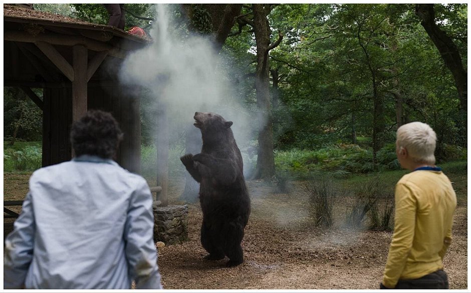 cena do filme O urso do pó branco