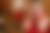 Cena de Pequena Miss Sunshine mostra menina com óculos e mãos no rosto