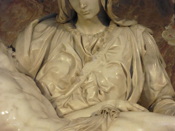 Pieta, detalhe: assinatura de Michelangelo.