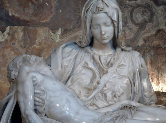 Pieta, detalhe: rostos de Maria e Jesus.
