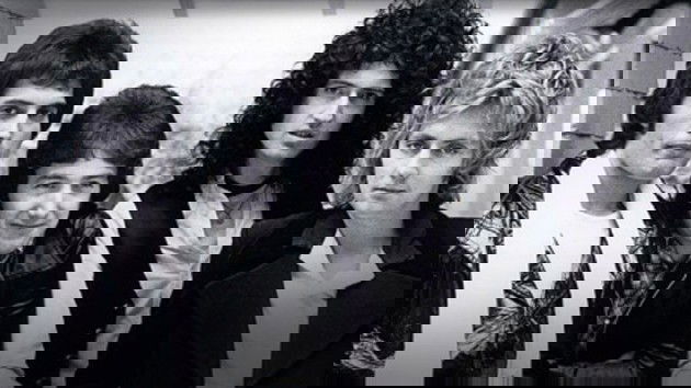 Ao contrário do que somos levados a crer, os Queen não se afastaram após uma grande briga.