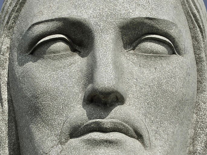 Rosto da estátua do Cristo Redentor, no Rio de Janeiro.