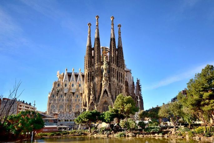igreja sagrada família arte sacra