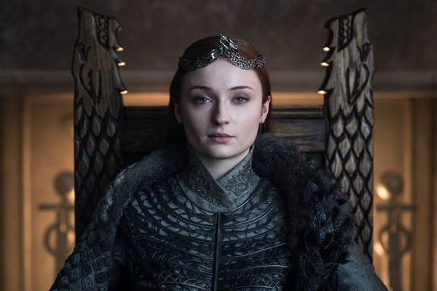 Sansa coroada rainha do Norte.