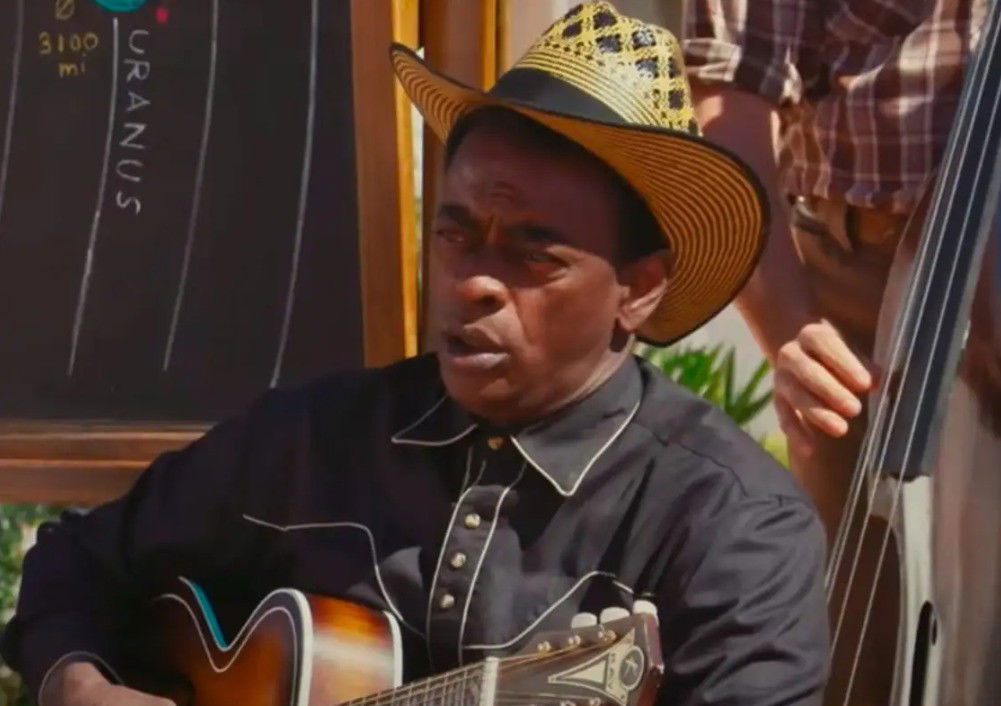 Seu Jorge em cena em Asteroid City