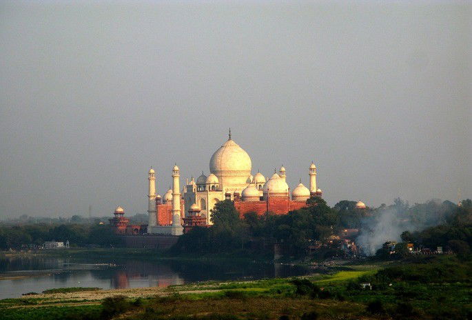 Taj Mahal, localizado na cidade de Agra.