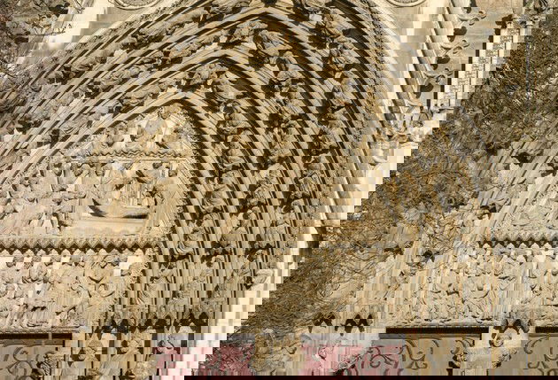 Pórtico de San Esteban.