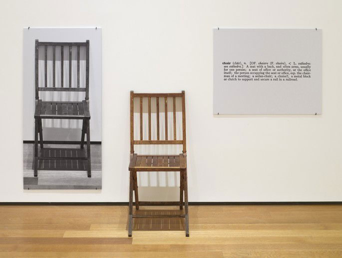 Uma e Três Cadeiras (1965), de Joseph Kosuth