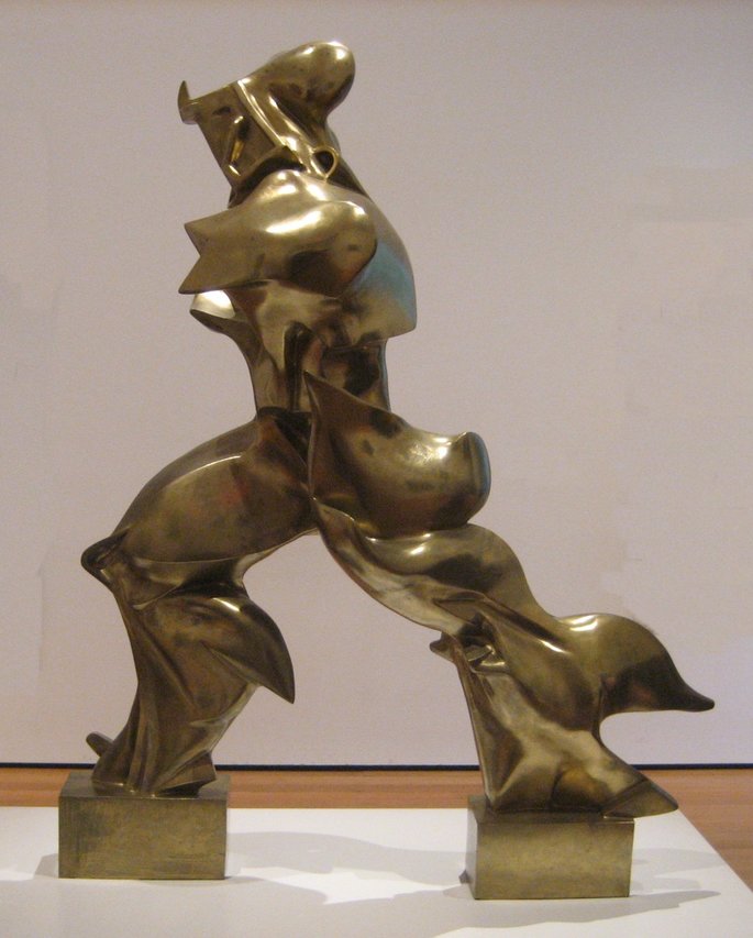 Formas Únicas de Continuidade no Espaço (1903),  Umberto Boccioni